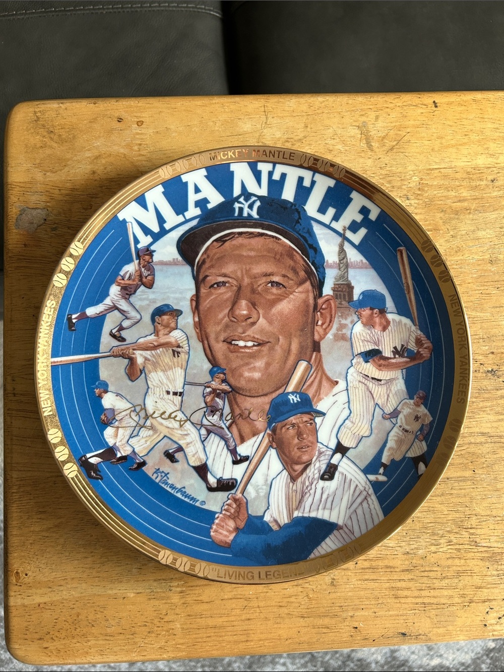 Impressions New York Yankees Blue and Gold Commemorative Wall Plate